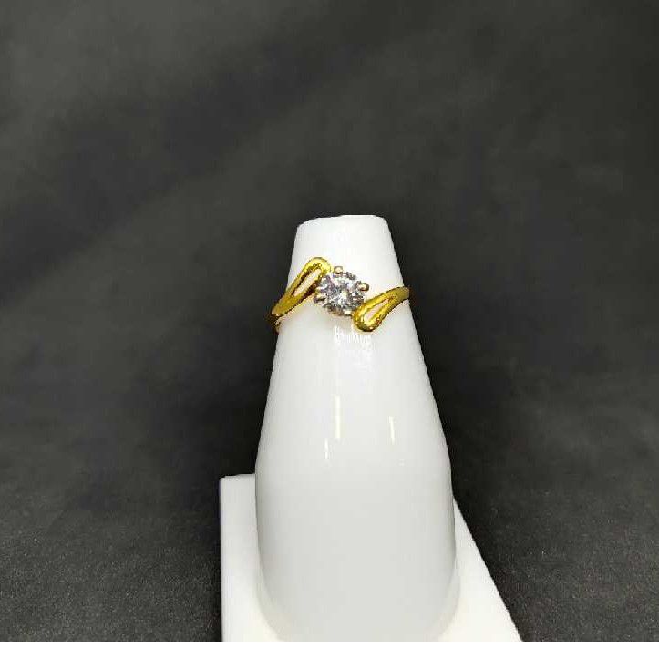 916 Ladies Single Stone Ring