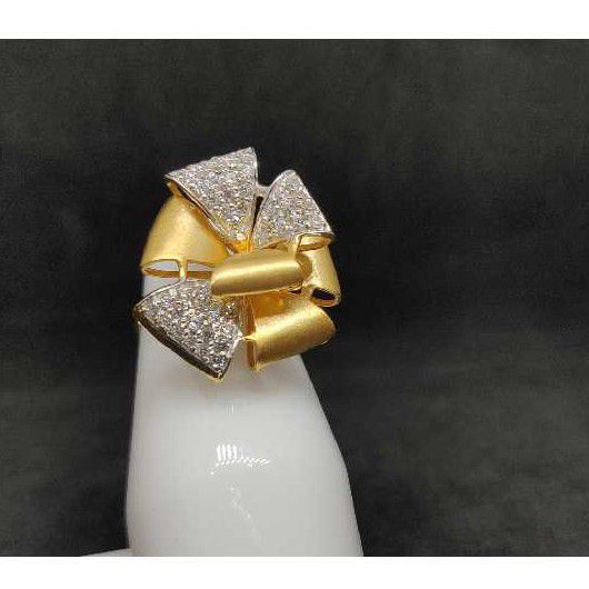 18K Ladies Italian Fancy Ring