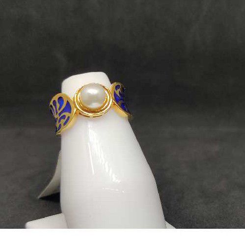 18K Ladies Italian Fancy Ring