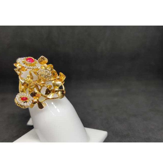 18K Ladies Italian Fancy Ring