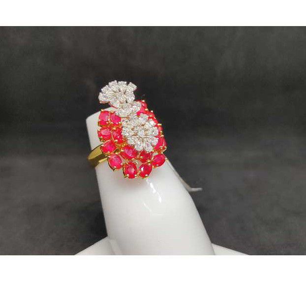 18K Ladies Italian Fancy Ring