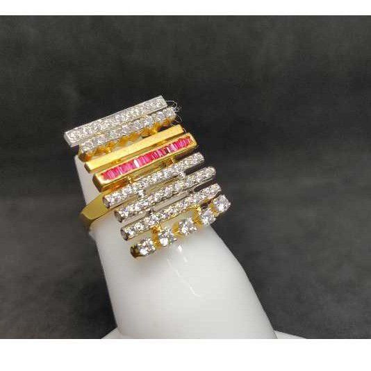18K Ladies Italian Fancy Ring