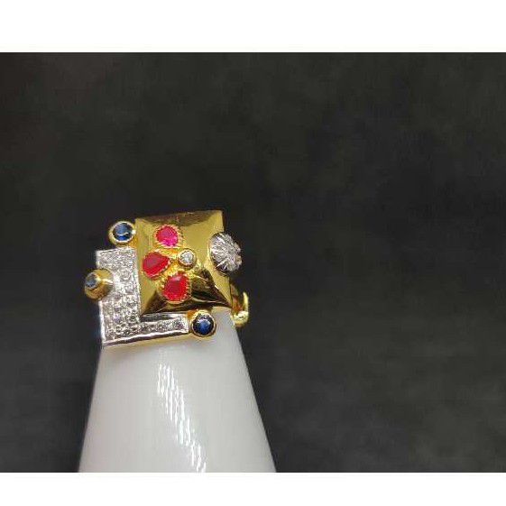 916 Ladies Fancy Gold Ring