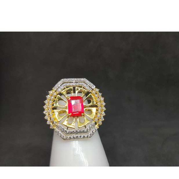 916 Ladies Fancy Gold Ring