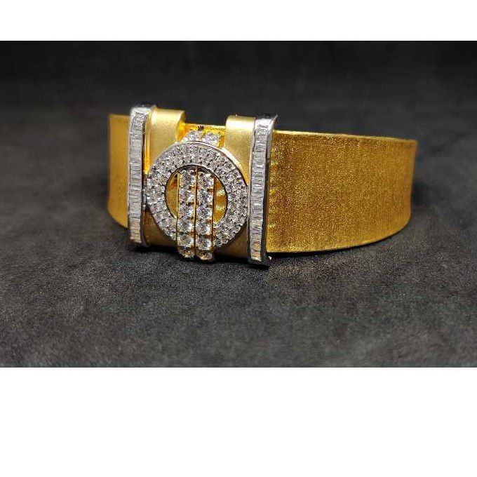 18K Exclusive Ladies Italian Kada