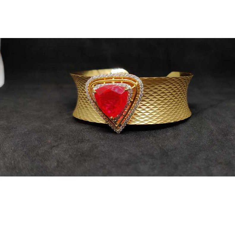 18K Exclusive Ladies Italian Kada
