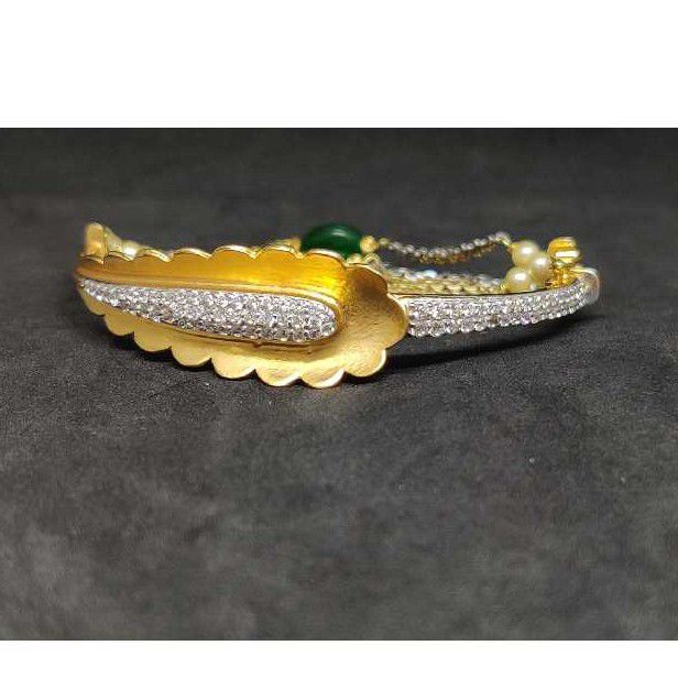 18K Exclusive Ladies Italian Kada