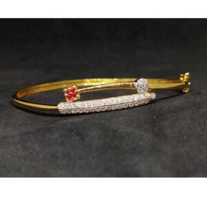 18K Exclusive Ladies Gold Kada