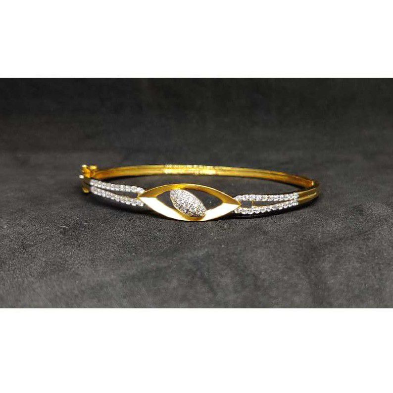 18K Exclusive Ladies Gold Kada