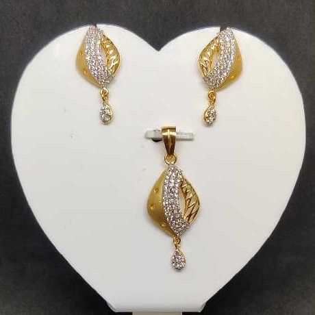 916 Ladies Fancy Pendant Set
