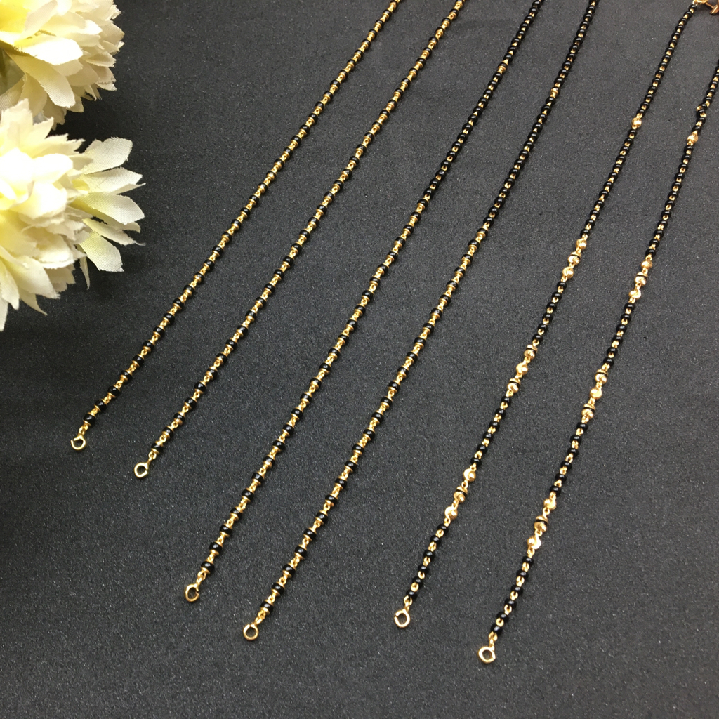 attracted design of single line gold capping mangalsutra ser