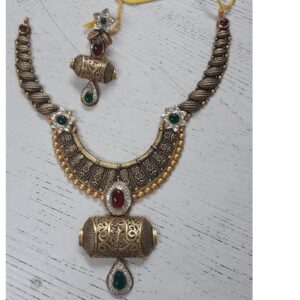 22KT Gold Ladies Designer Necklace Set Yellow