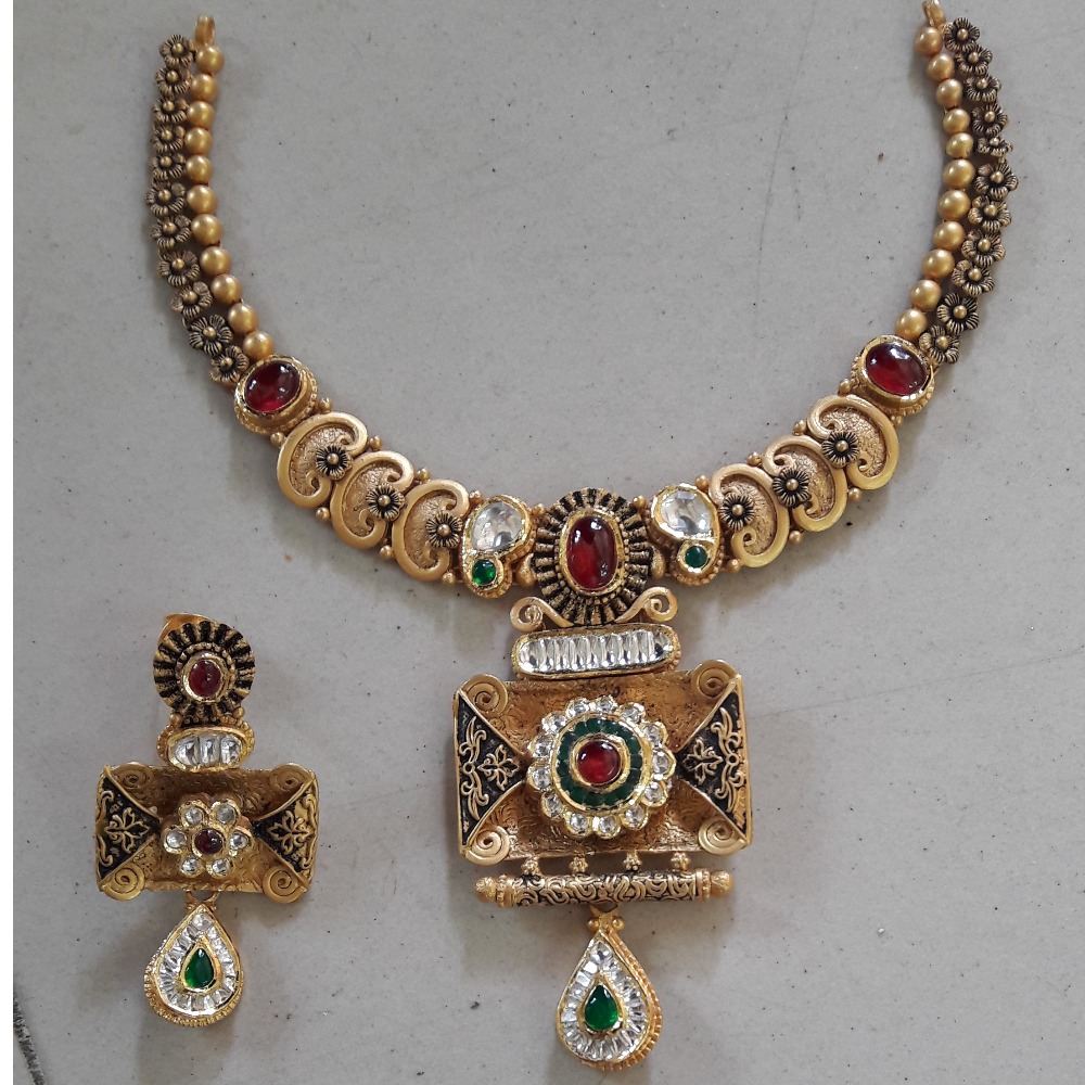 22KT Gold Ladies Designer Necklace Set Yellow