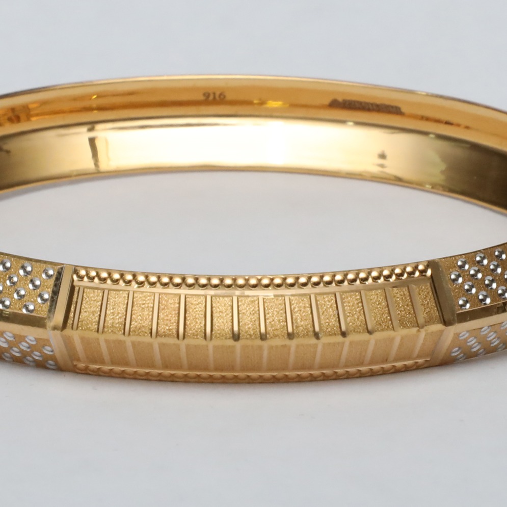 22KT Gold Fancy Kada For Men ML-B007