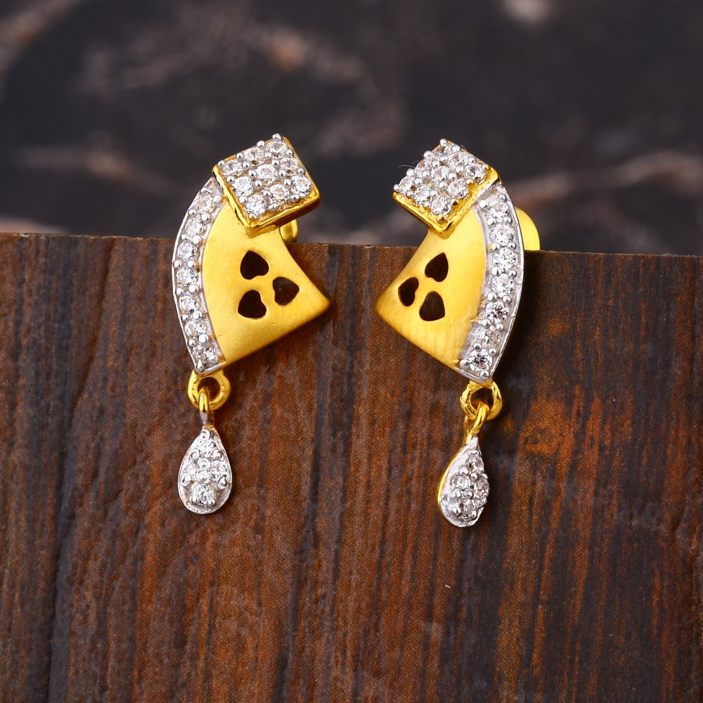916 CZ Women's exclusive  Hallmark Gold Earring LFE647