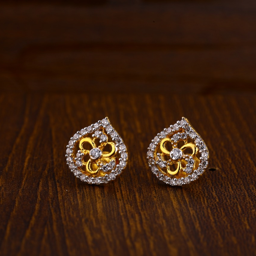 916 Gold CZ Hallmark Gorgeous Ladies Tops Earrings LTE165