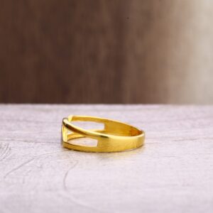 22ct gold hallmark designer ladies plain ring lpr341