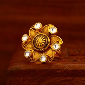 22CT Gold Antique Ladies Ring LAR183