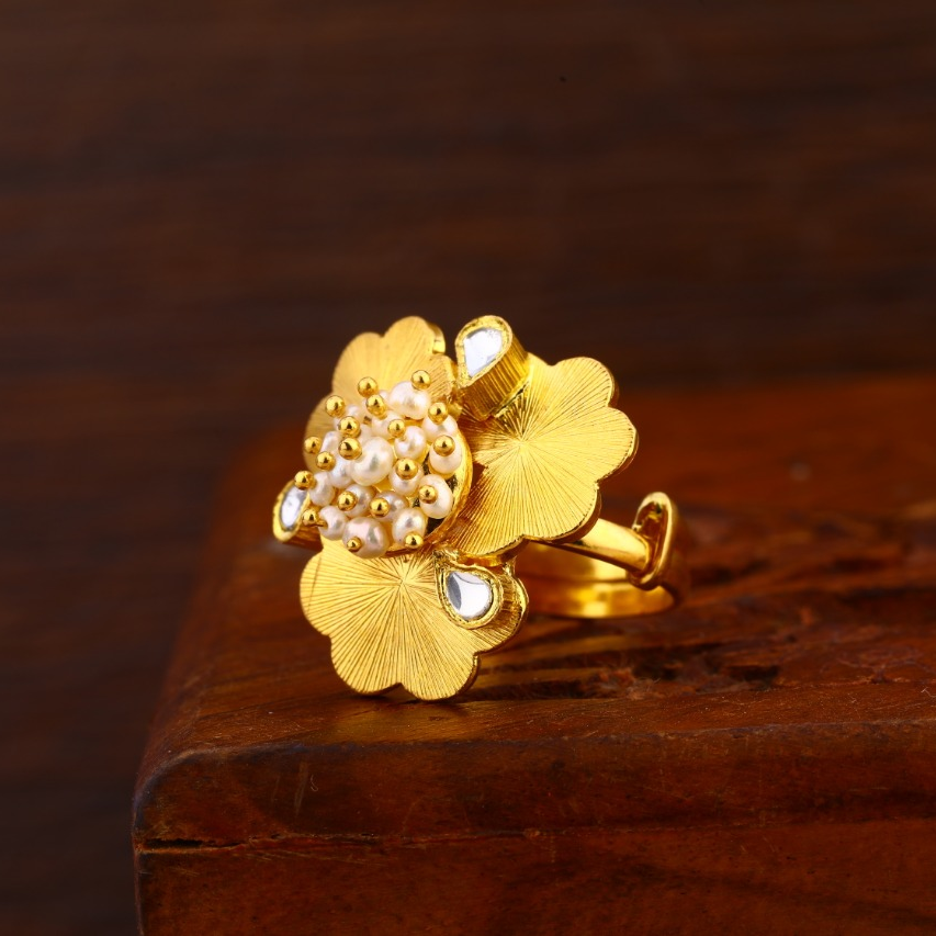 916 Gold Hallmark Antique Gorgeous Ladies Ring LAR155
