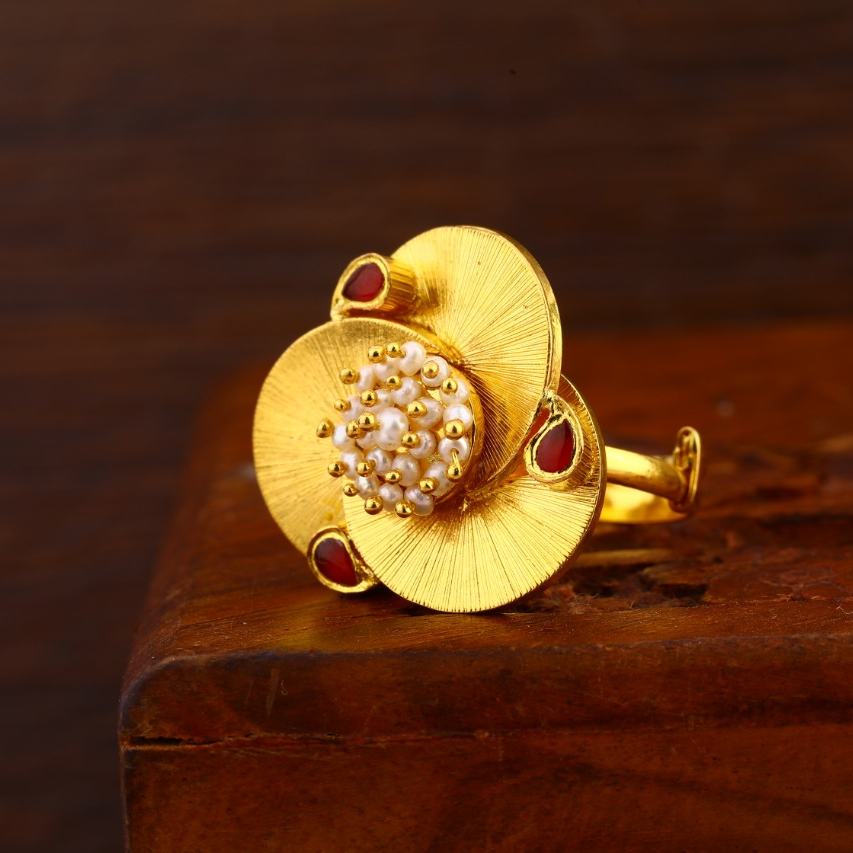 916 Gold Hallmark Antique Fancy Ladies Ring LAR154