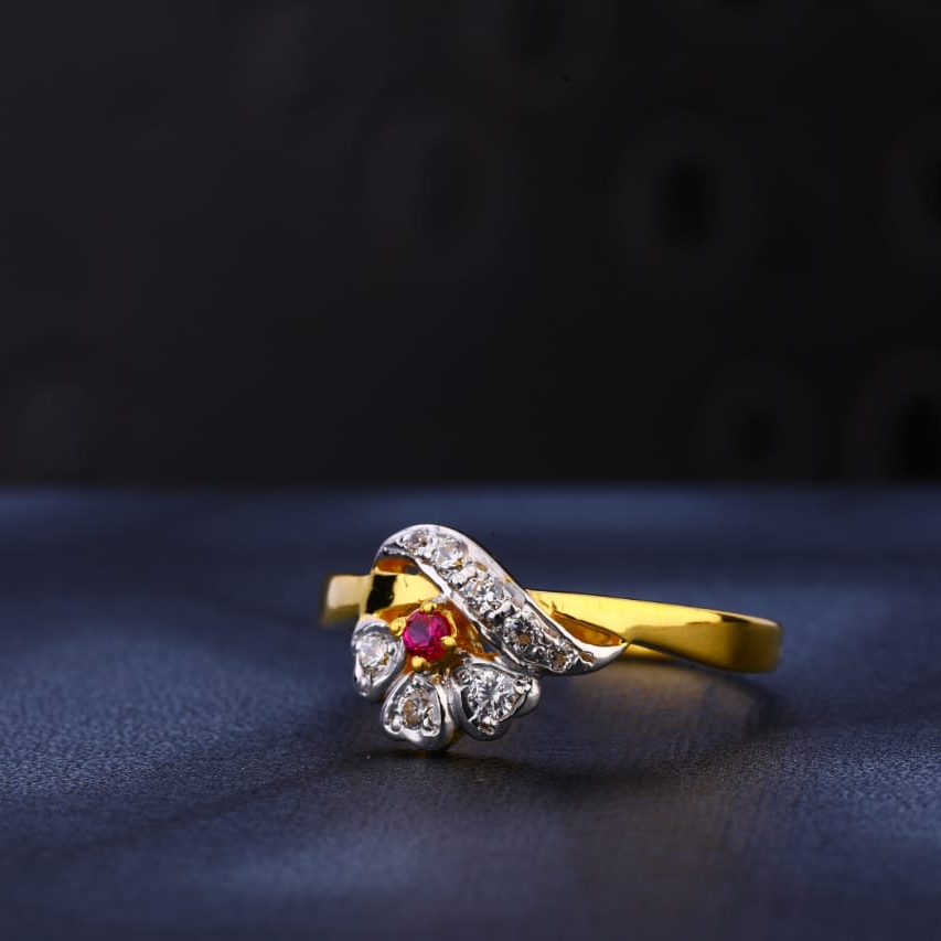 916 Gold Hallmark Ladies Ring LR1001