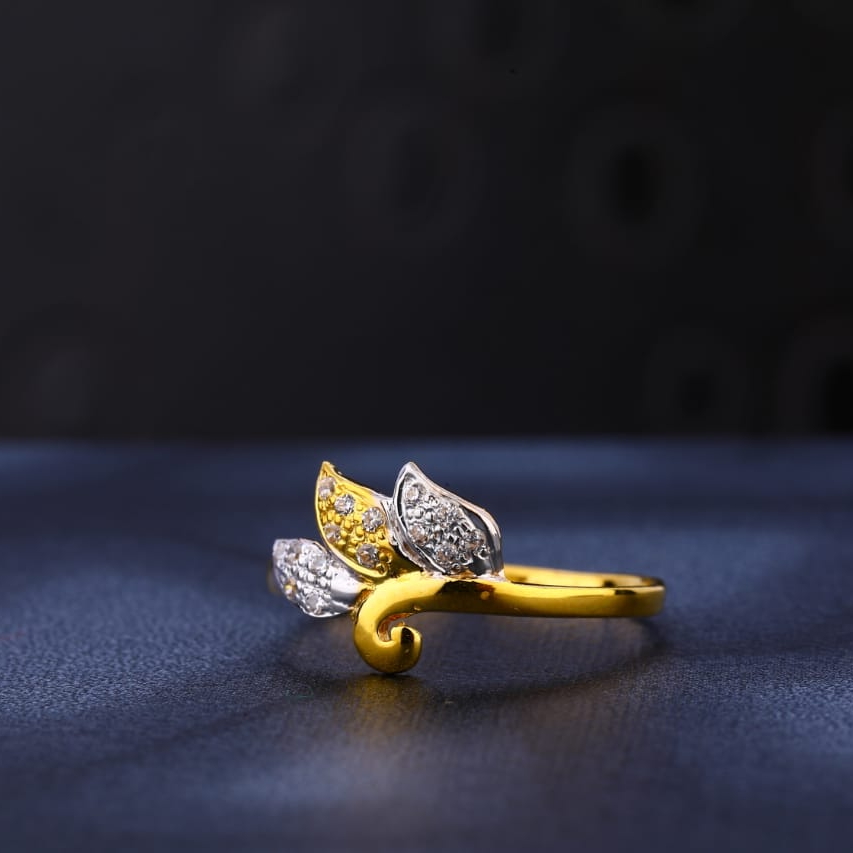 916 Gold Ladies Designer Ring LR1004