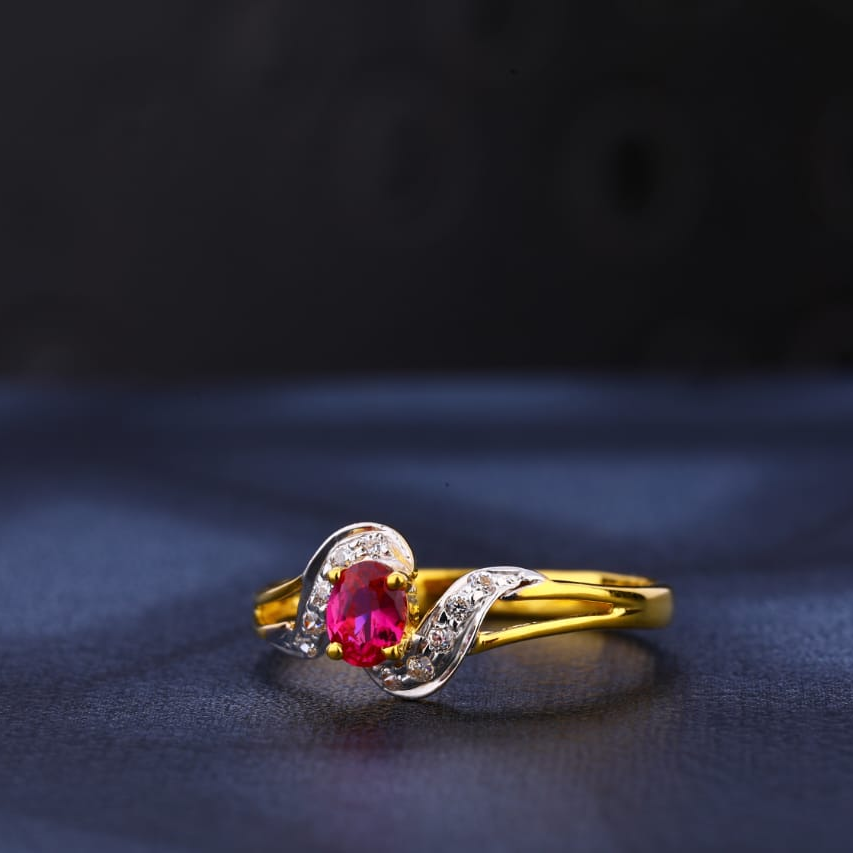 916 Gold Ladies Ring LR1026