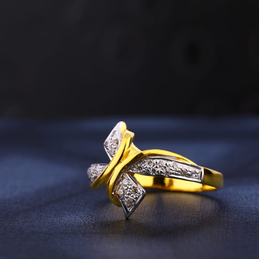 22KT Gold Stylish Ladies Ring LR1034