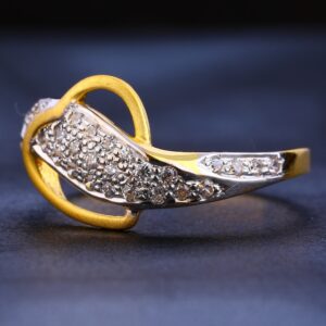 916 Gold CZ Hallmark Designer Women's Ring LR304