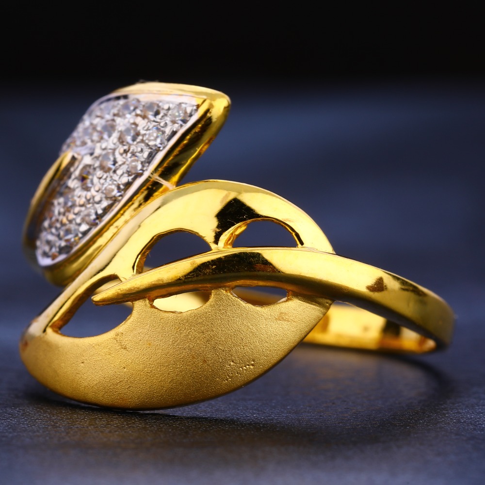 916 Gold CZ Hallmark Classic Women's Ring LR303