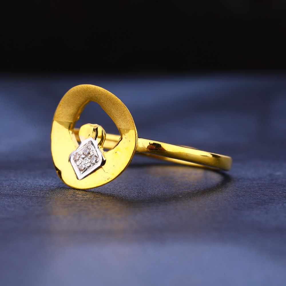 916 Gold CZ stylish Ladies Ring LR301