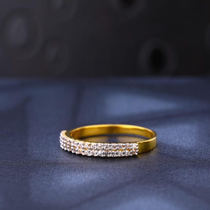 916 Gold CZ Hallmark Gorgeous Ladies Ring LR952