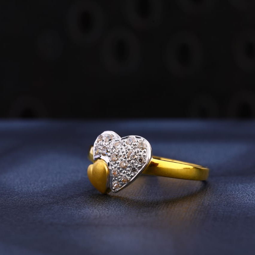 916 Gold Hallmark Designer Ladies Ring LR974