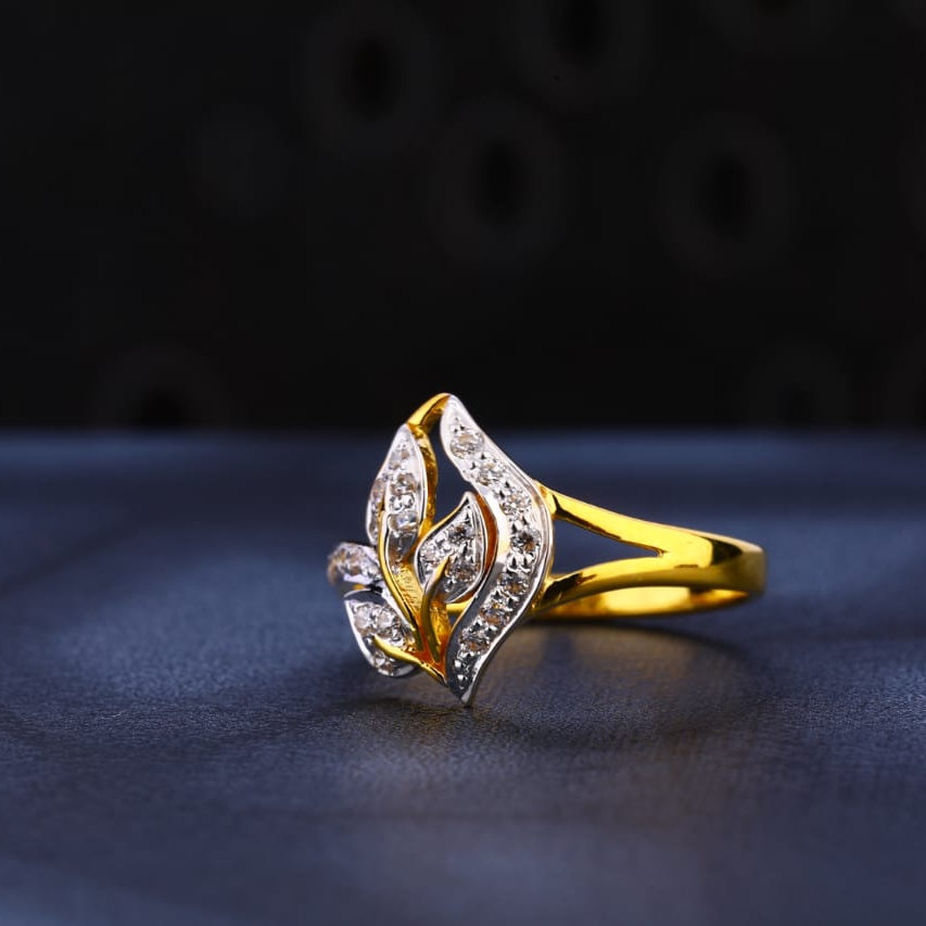 916 Gold Ladies Stylish Ring LR977