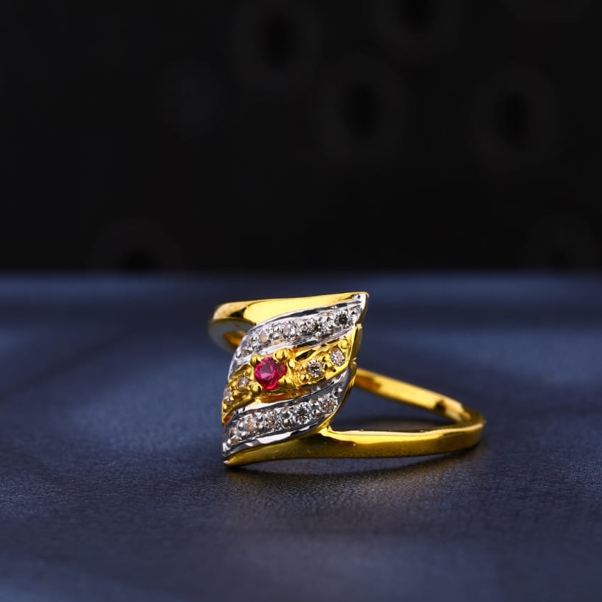 916 Gold Fancy Ladies Ring LR980