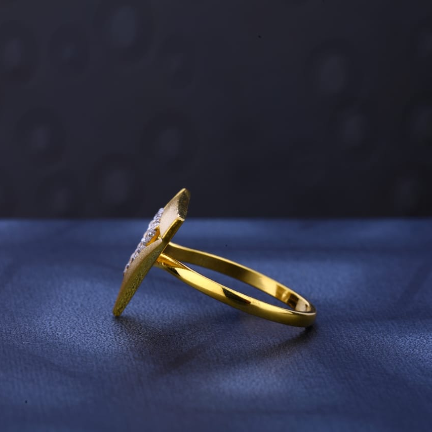 916 Gold Hallmark Delicate Ladies Ring LR492 - Image 2