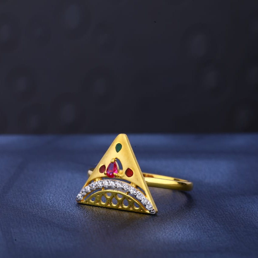 916 Gold Hallmark Ladies Ring LR497