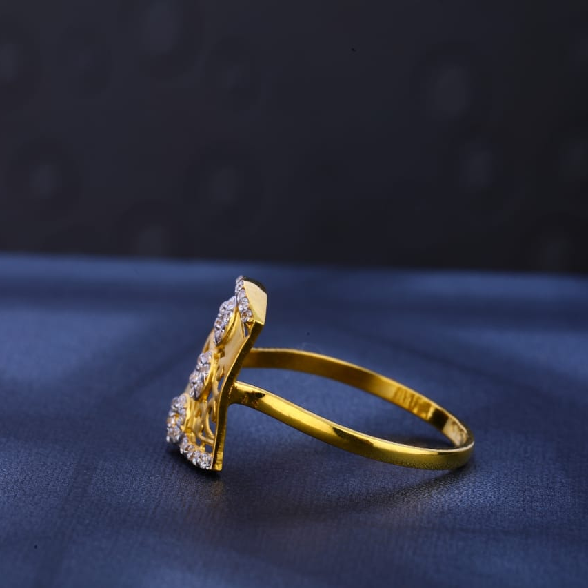 916 Gold Ladies Classic Ring LR517 - Image 2