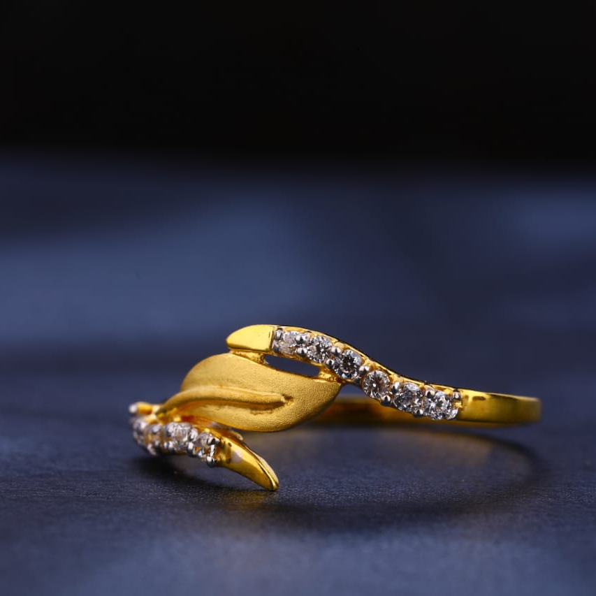 916 Gold Ladies Designer Ring LR311