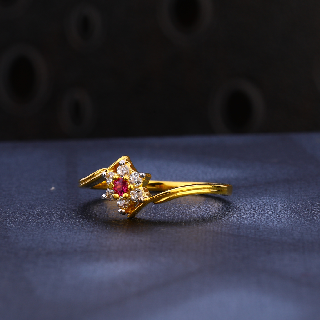 22kt Ladies Gold Designer Cz Ring LR1581