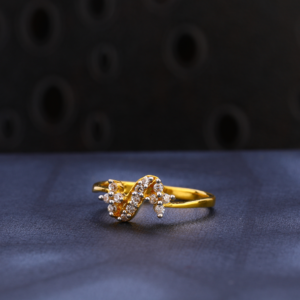 916 Gold Cz Ladies Ring LR1563