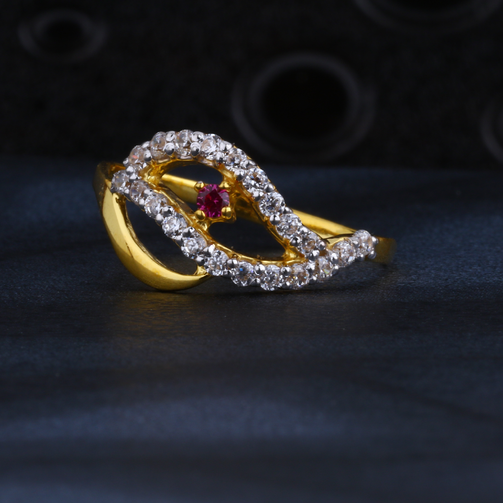 22CT Gold Hallmark Gorgeous Ladies Ring LR1559