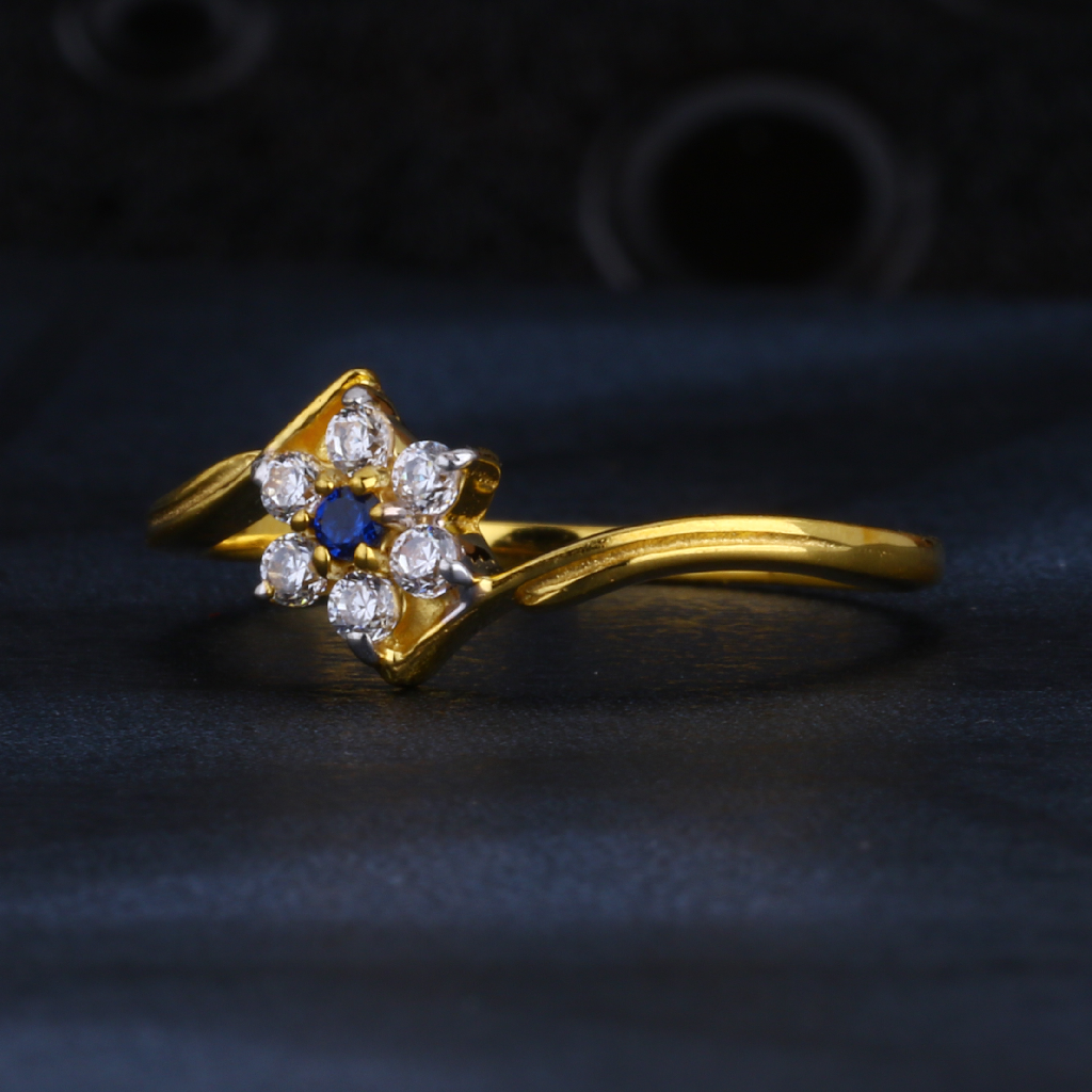 22CT Gold Hallmark Gorgeous Ladies Ring LR1535