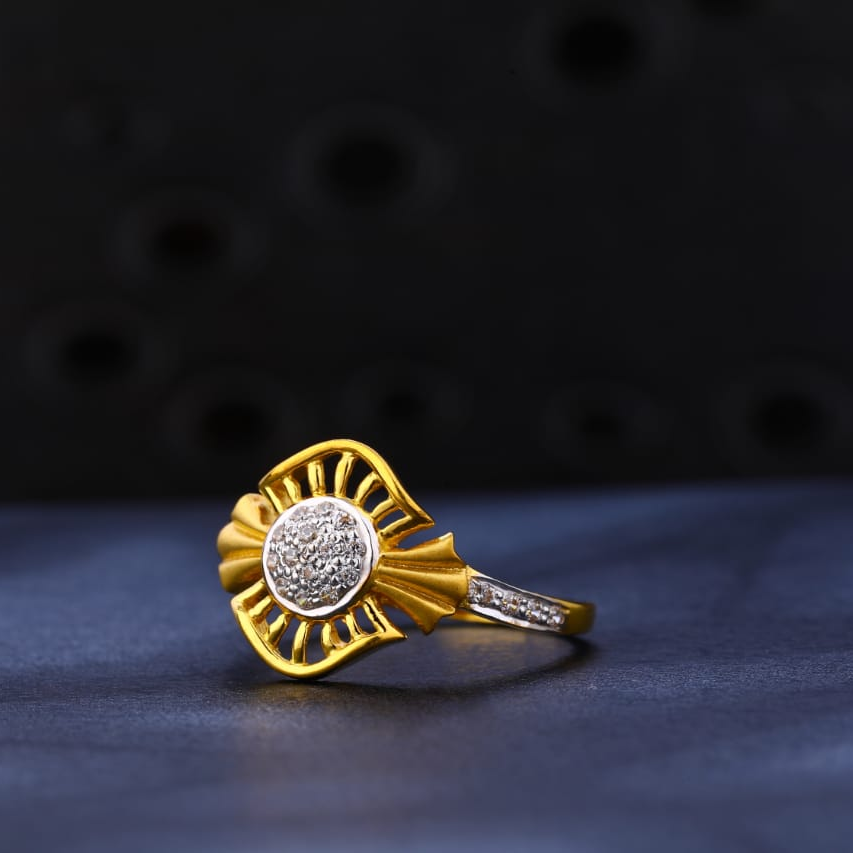 916 Gold CZ Hallmark Exclusive Ladies Ring LR1148