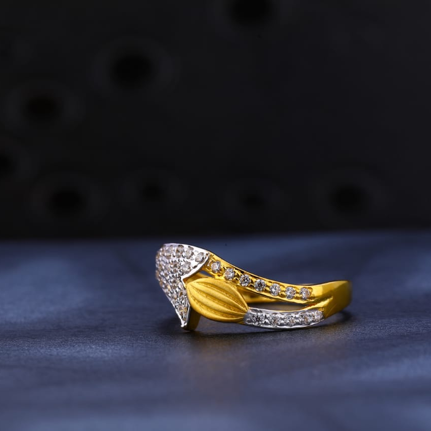 916 Gold CZ Fancy Ladies Ring LR1142