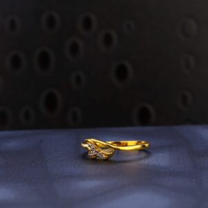 916 Gold Ladies Ring LR1584