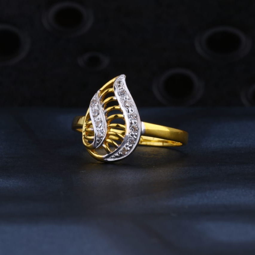 916 Gold CZ Hallmark Fancy Ladies Ring LR1375