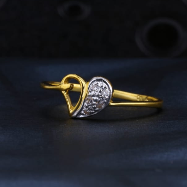 916 Gold CZ Ladies Fancy Ring LR1383