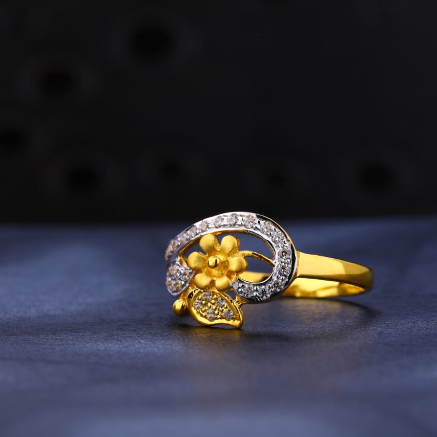 916 Gold CZ Ladies Stylish Ring LR1278