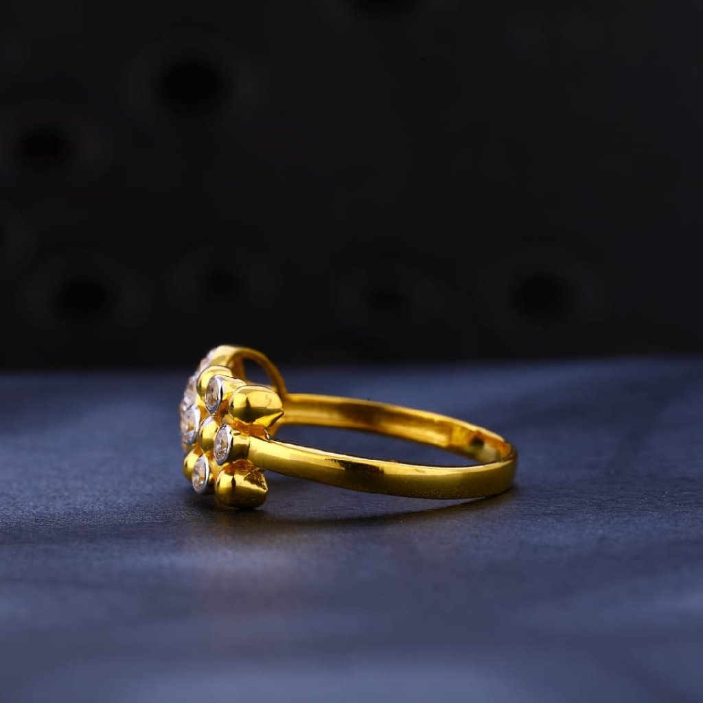 916 Gold Hallmark Exclusive Ladies Ring LR1257 - Image 2
